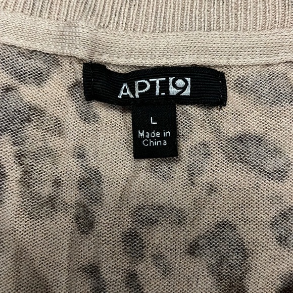 Cheetah print long sleeve - Picture 3 of 3